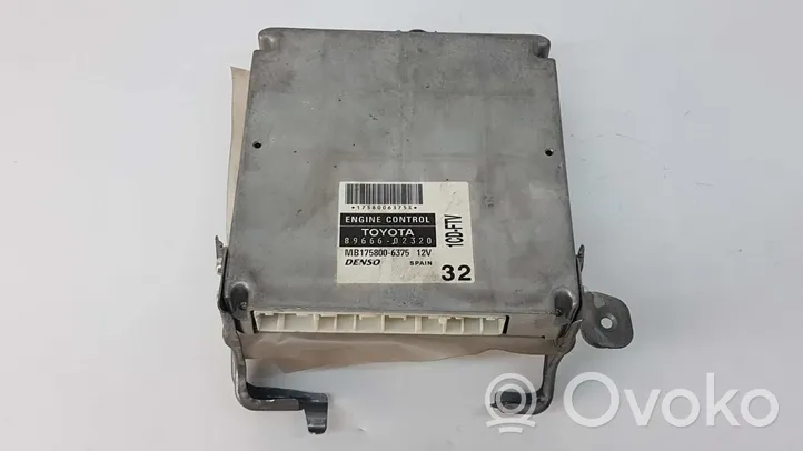 Toyota Corolla E120 E130 Unité de commande, module ECU de moteur MB1758006375