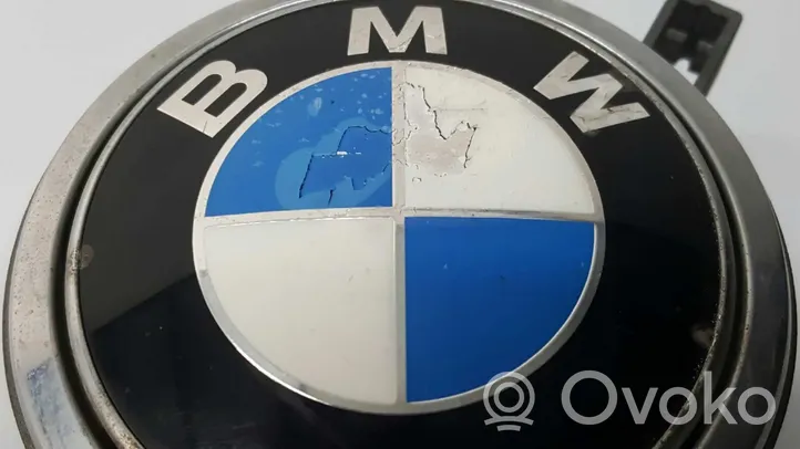 BMW 1 E81 E87 Uchwyt / Rączka zewnętrzna otwierania klapy tylnej / bagażnika 7153173