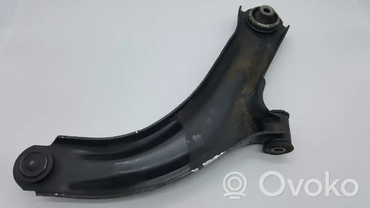 Renault Clio III Braccio di controllo sospensione anteriore inferiore/braccio oscillante 8200744091