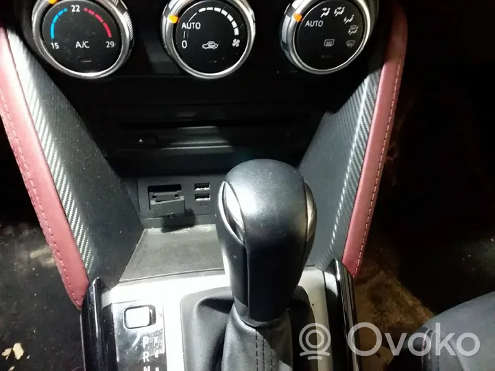 Mazda CX-3 Drążek / Pokrętło zmiany biegów D09L-46-030A