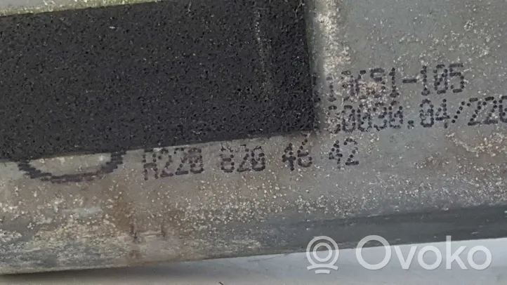 Mercedes-Benz S W220 Etuoven sähkökäyttöinen ikkunan nostin A2208205442