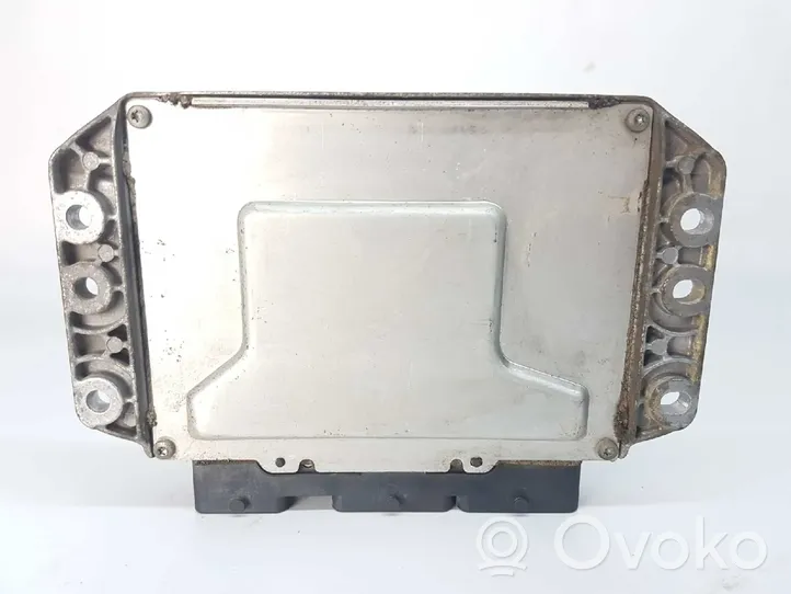 Renault Megane II Komputer / Sterownik ECU silnika 8200283924