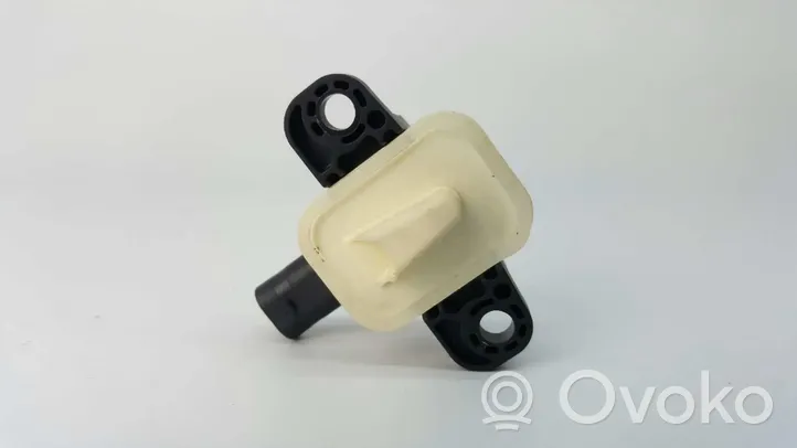 Mercedes-Benz B W246 W242 Sensor A1668210351