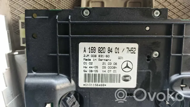 Mercedes-Benz B W245 Światło fotela przedniego A16982084017H52