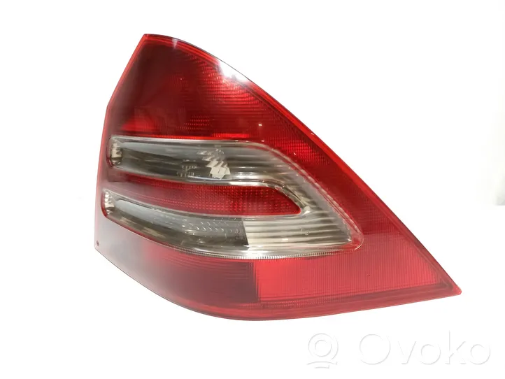 Mercedes-Benz C W203 Lampa tylna 