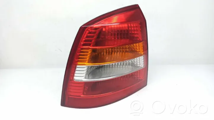 Opel Astra G Lampy tylnej klapy bagażnika 13110929