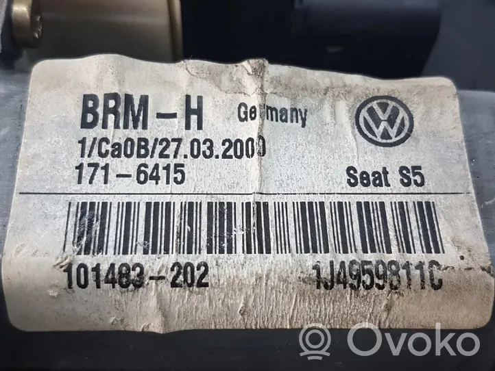 Seat Leon (1M) Galinis varikliukas langų pakėlėjo 1J4959811C018