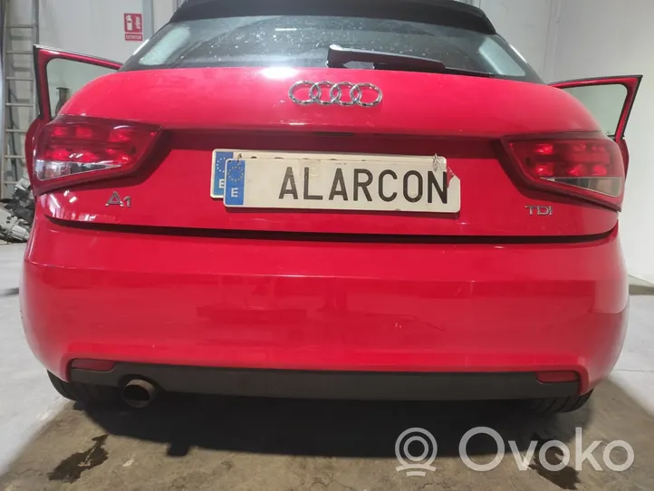 Audi A1 Zderzak tylny 8X0807067GRU