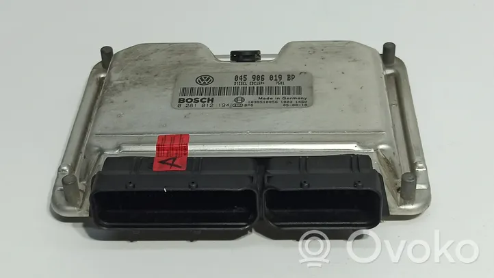 Volkswagen Polo IV 9N3 Unité de commande, module ECU de moteur 0281012194