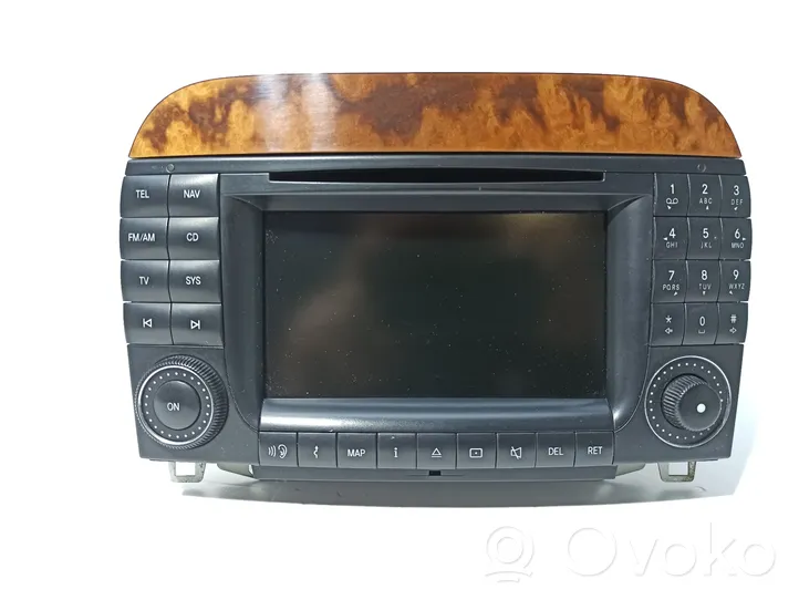 Mercedes-Benz S W220 Navigaatioyksikkö CD/DVD-soitin A220820588980