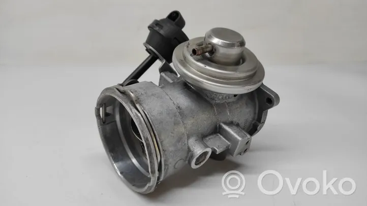 Volkswagen Touareg I EGR valve 070128073
