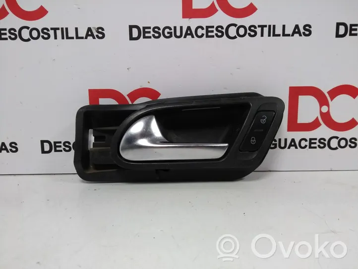 Volkswagen Tiguan Poignée inférieure de porte avant 5N0837197