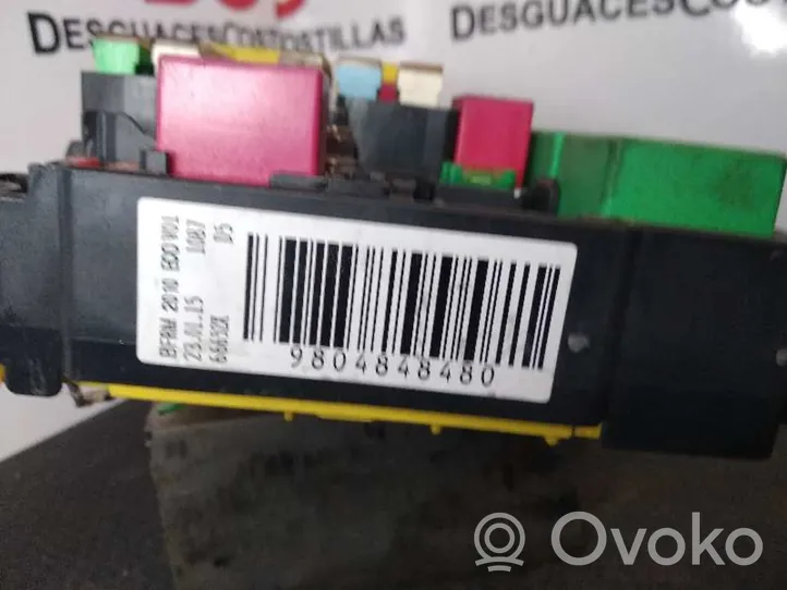 Peugeot 208 Module de fusibles 9804848480