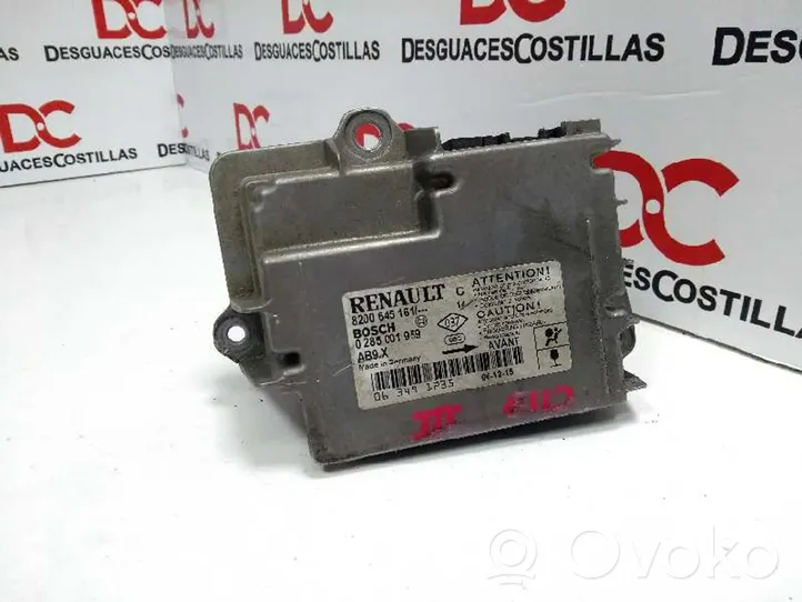 Renault Clio III Module de contrôle airbag 8200645161