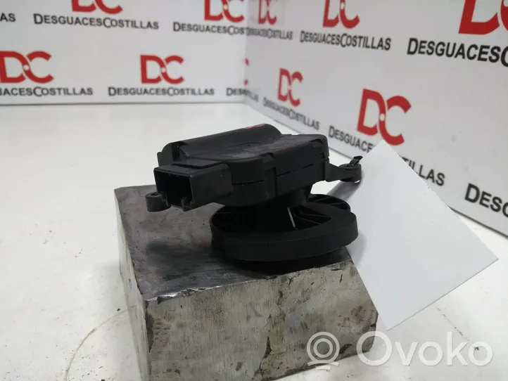 Audi A4 S4 B6 8E 8H Salono oro mazgo plastikinis korpusas 8E2820511C