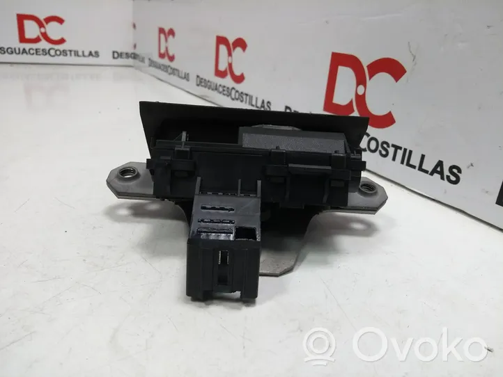 Ford Focus Tailgate lock latch 8M51R442A66DB