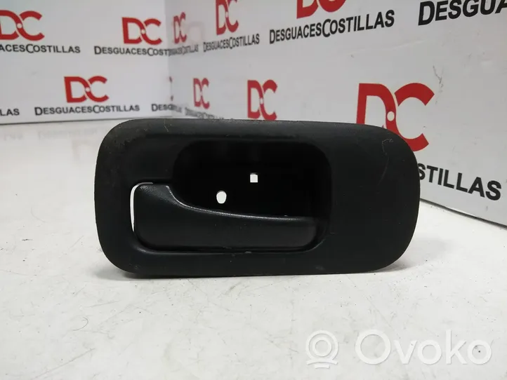 Honda CR-V Front door interior handle 