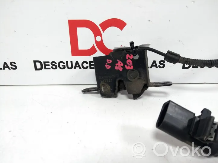 Audi A8 S8 D3 4E Fissaggio gancio/anello 4E0823509D