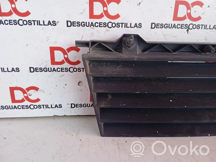 Mercedes-Benz 100 W631 Grille de calandre avant 6317510218