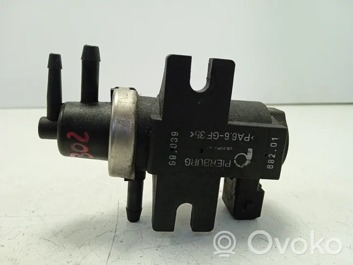 Volkswagen PASSAT B5 Vacuum valve 1H0906627