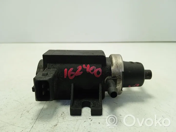 Volkswagen PASSAT B5 Vacuum valve 1H0906627