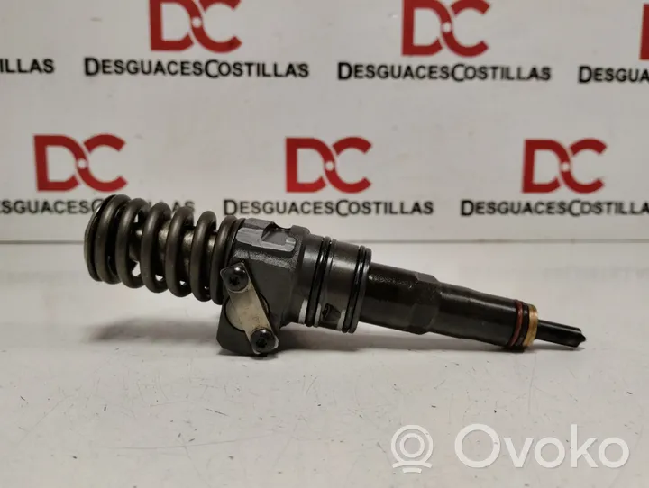 Volkswagen Polo Injecteur de carburant 038130073BN