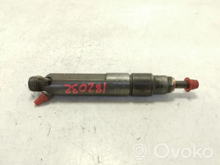 Volkswagen Golf IV Injecteur de carburant 028130201T