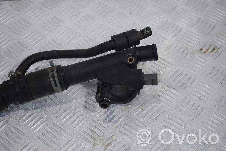 Volkswagen Polo Tuyau de liquide de refroidissement moteur 6Q0122101AK