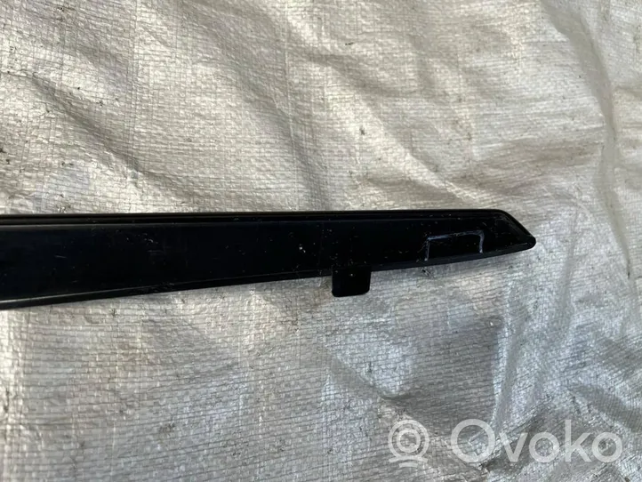 Mercedes-Benz E AMG W212 Modanatura separatore del paraurti anteriore A2128854438