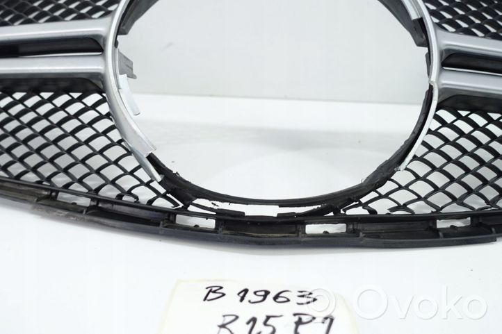 Mercedes-Benz SL AMG R231 Grille calandre supérieure de pare-chocs avant A2318880560