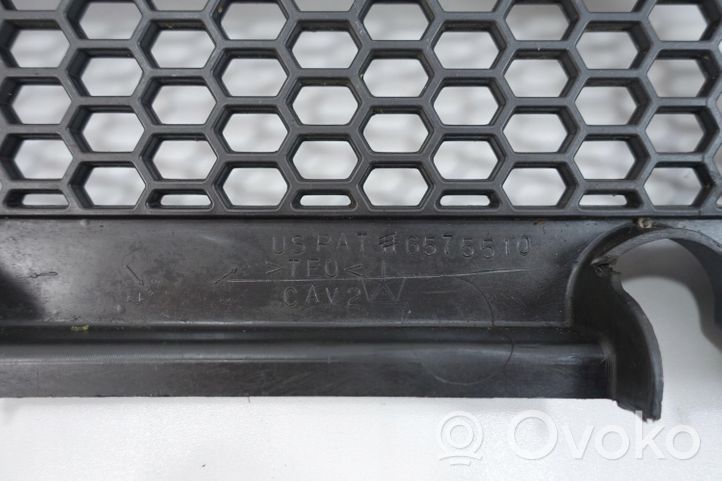 Chrysler Grand Voyager III Grille inférieure de pare-chocs avant KRATKA ZDERZAKA CHRYSLER 