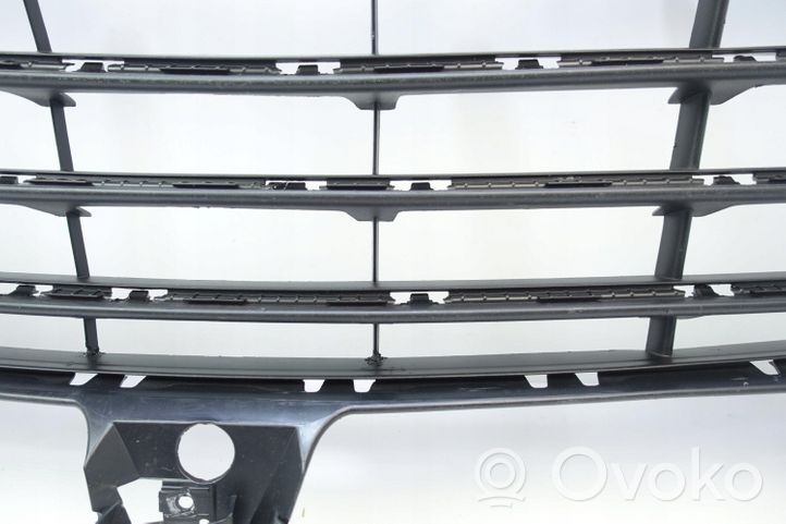 Porsche Cayenne (9PA) Griglia superiore del radiatore paraurti anteriore ATRAPA KRATKA GRILL ŚRODK