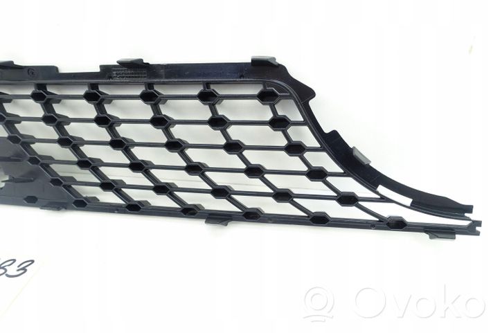 Mercedes-Benz A W177 Grille calandre supérieure de pare-chocs avant A1778880700