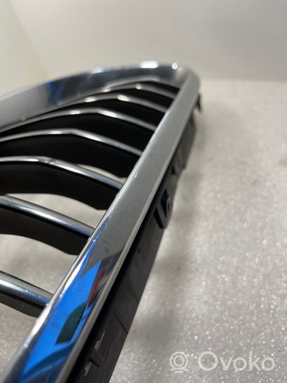 BMW 6 F06 Gran coupe Grille calandre supérieure de pare-chocs avant 7212850