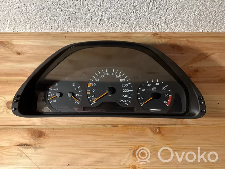 Mercedes-Benz CLK A208 C208 Compteur de vitesse tableau de bord 2085402911