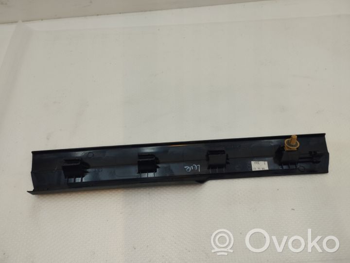 BMW X3 F25 Priekinio slenksčio apdaila (vidinė) 9175047