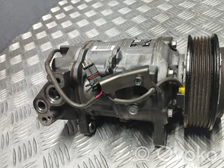 BMW 1 F40 Ilmastointilaitteen kompressorin pumppu (A/C) 7948797-02