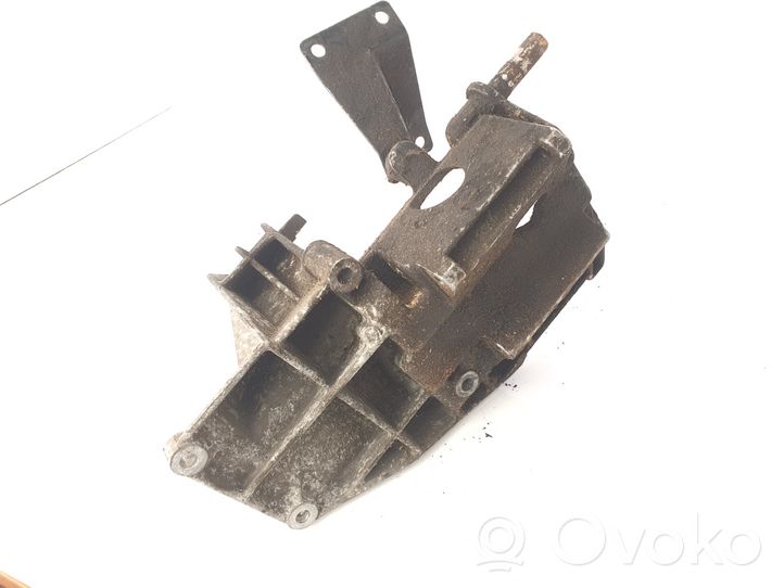 BMW 7 E38 Engine mounting bracket 1433564