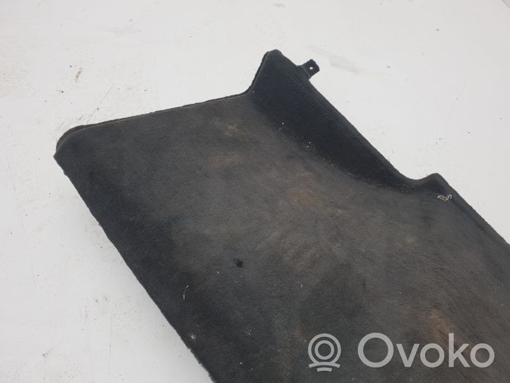 BMW 5 E34 Autres éléments garniture de coffre 8120250