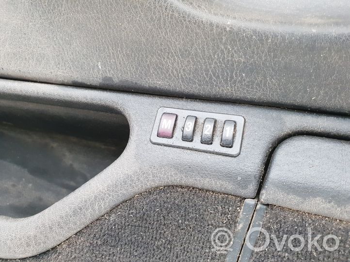 8213142 BMW 7 E38 Door card panel trim set, 65.17 € | RRR