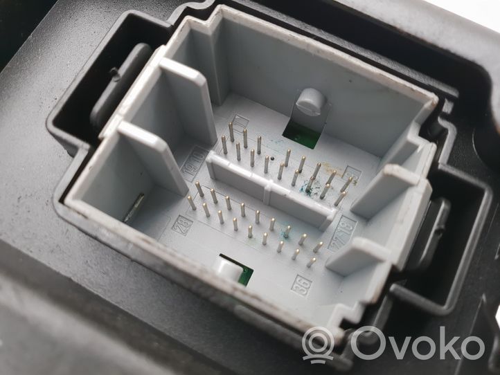Volvo XC90 Fuse module 28062211