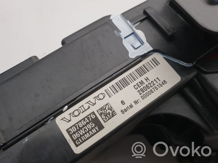 Volvo XC90 Fuse module 28062211