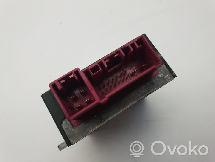 BMW 2 F22 F23 Polttoaineen ruiskutuspumpun ohjainlaite/moduuli 7371832