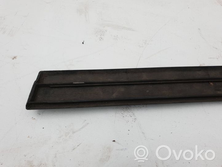 BMW 3 E36 Moulure de porte avant 2251379