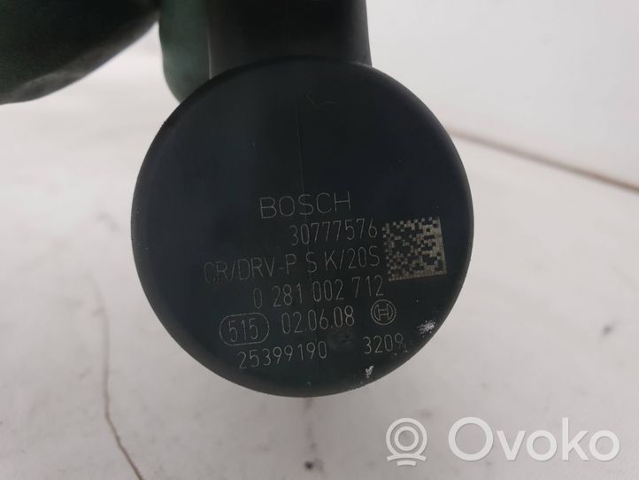 Volvo XC70 Regulator ciśnienia paliwa 30777576