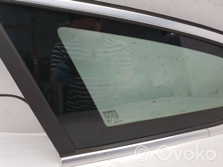Volvo V60 Finestrino/vetro retro E000001