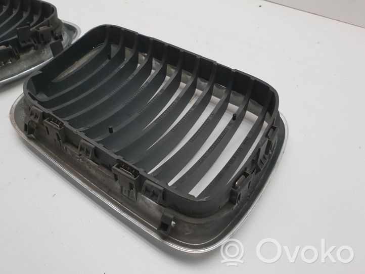 BMW 3 E36 Grille de calandre avant 8195093