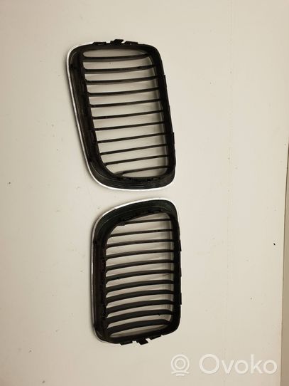 BMW 3 E36 Grille de calandre avant 8195093