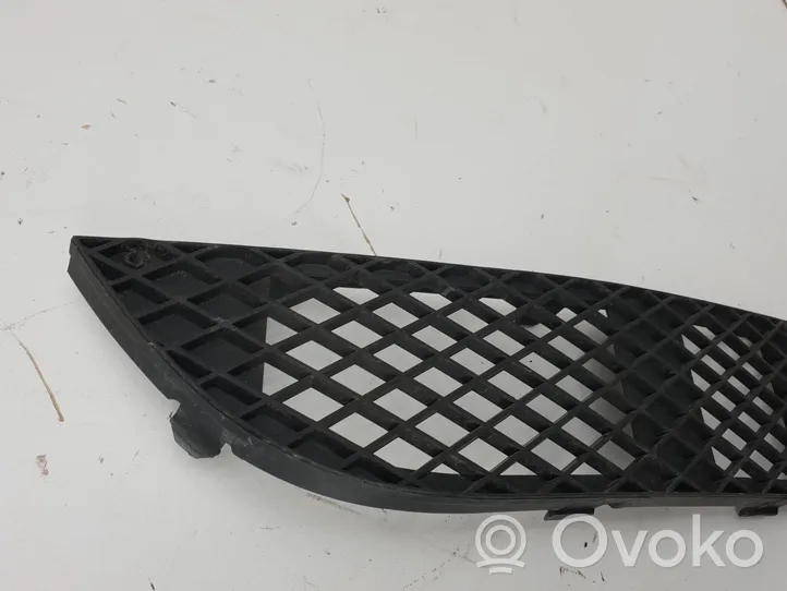 BMW 7 E65 E66 Grille inférieure de pare-chocs avant 51117135564