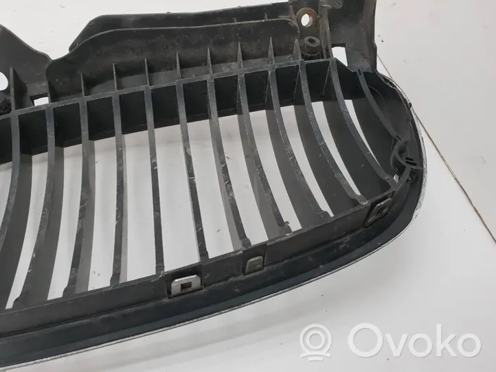 BMW 7 E65 E66 Grille de calandre avant 10627110